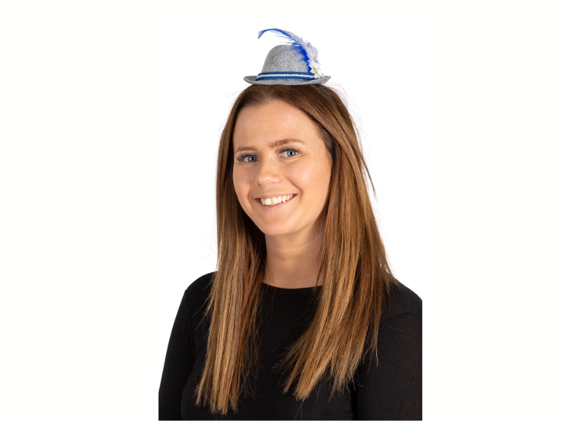 Diadem med grå hatt